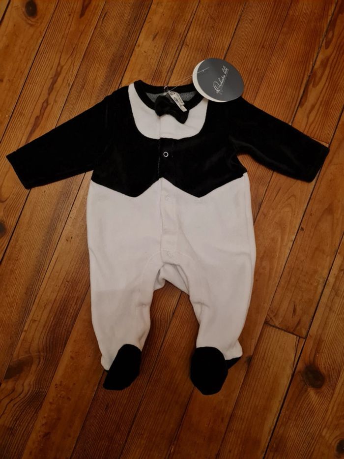 Pyjama très classe orchestra taille 1 mois neuf