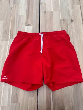 Short de bain rouge