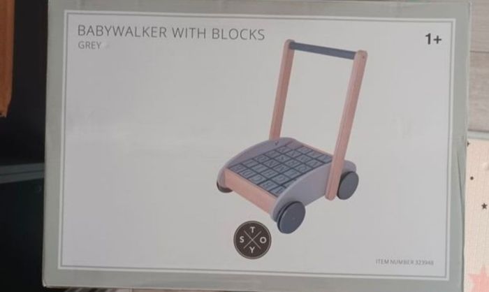 Baby walker et ses accessoires - photo numéro 2