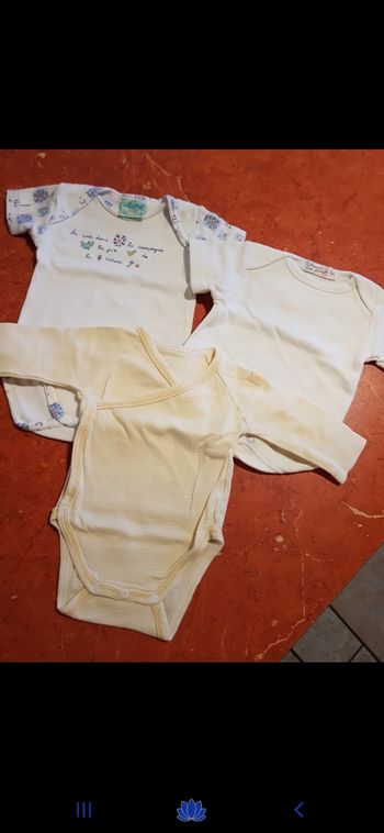Lot de 3 bodies bébé taille 3 mois