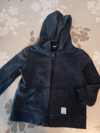 Sweat gilet à capuche