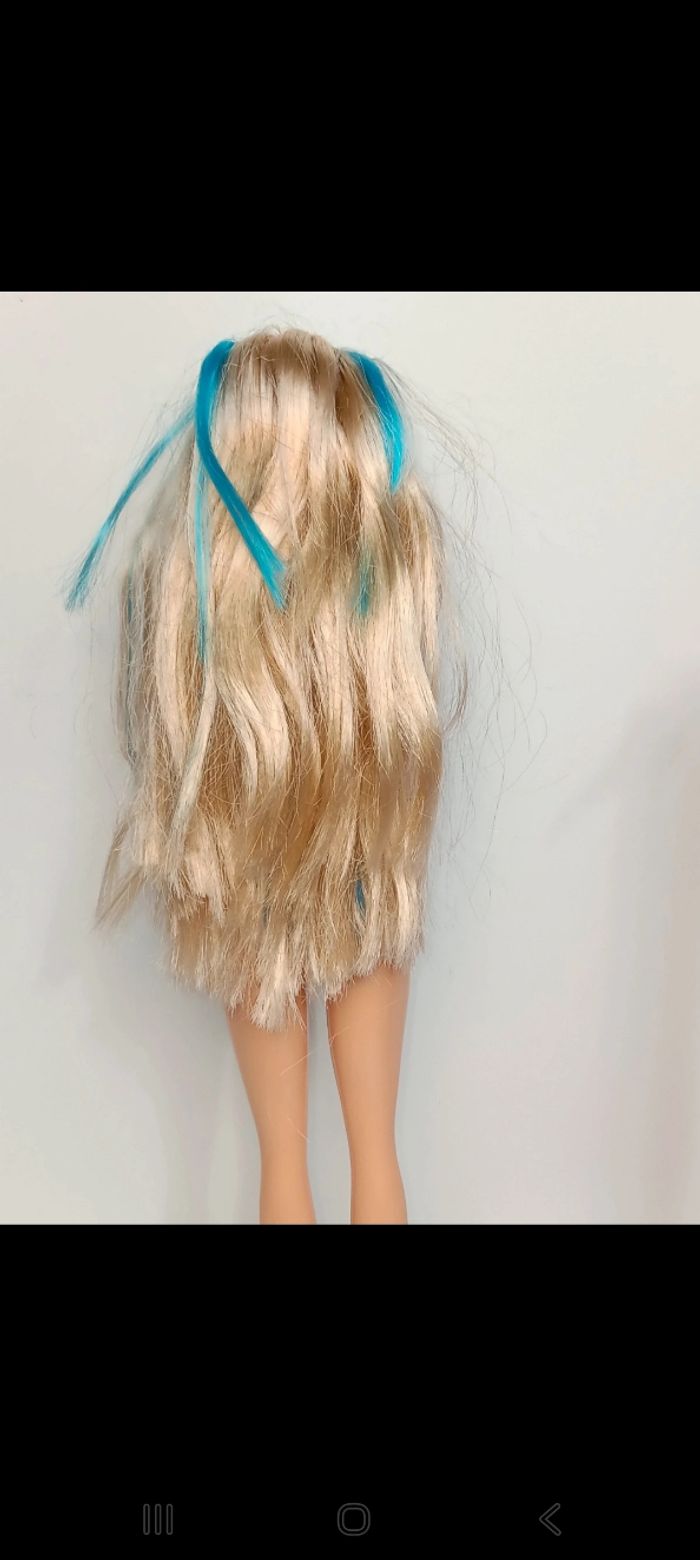 Poupée mattel barbie Color Reveal série 7 bleu hrk07
Poupée et ensemble compris - photo numéro 6