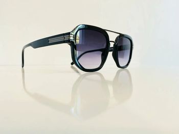 Lunette de soleil mixte noire verres dégradés uv protection catégorie 3