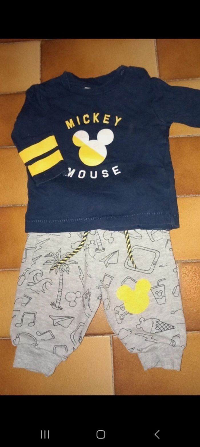 ensemble mickey