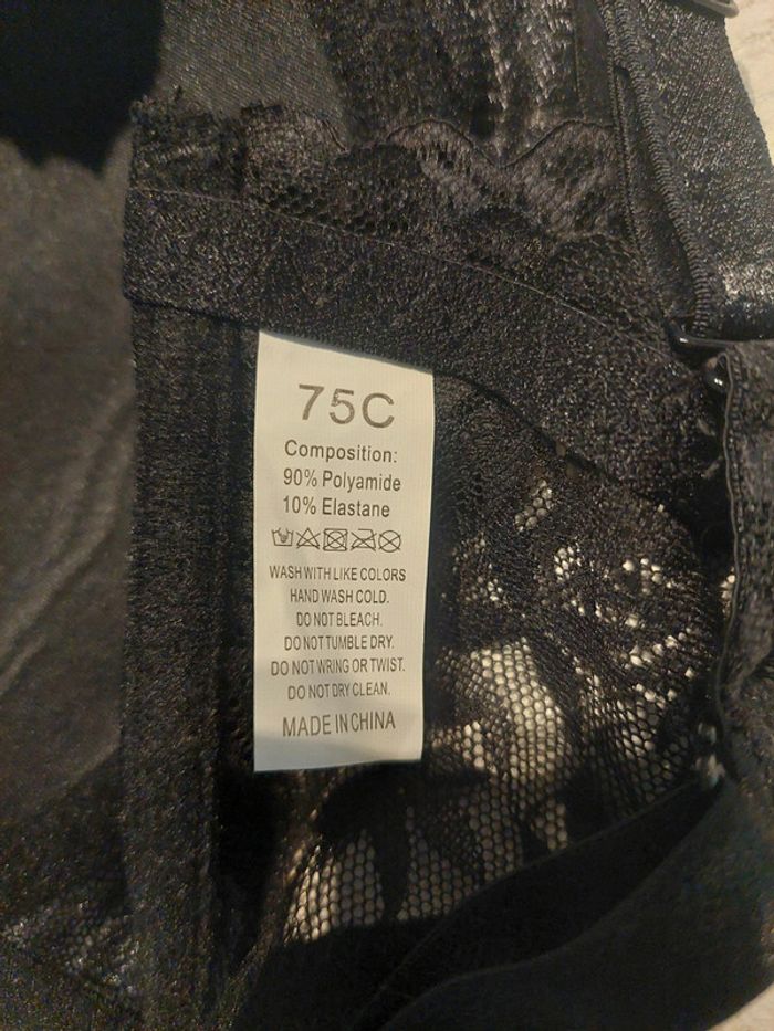 Soutien-gorge - photo numéro 4