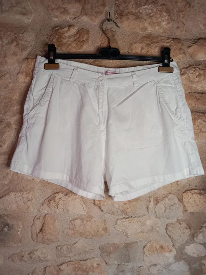 Short blanc