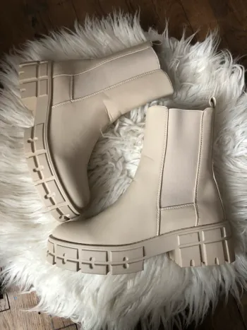 Bottes neuves