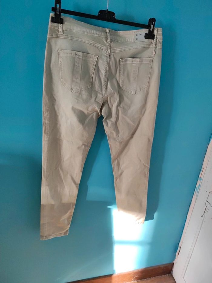 Jean beige effet un peu delaver - photo numéro 3