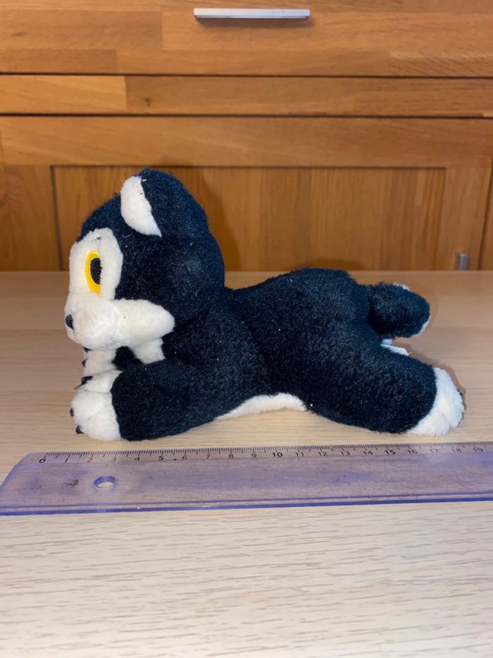 Petite peluche figaro chat Pinocchio Disney store mini bean bag - photo numéro 2