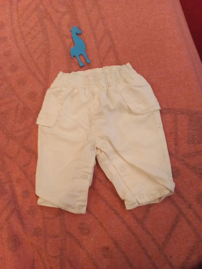 Beau short mixte doublé ouverture change 3 a 6 mois