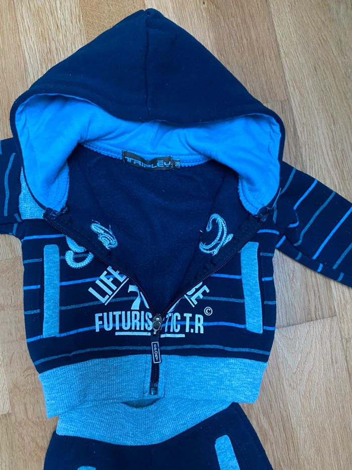 Jogging avec capuche 3 mois - photo numéro 4