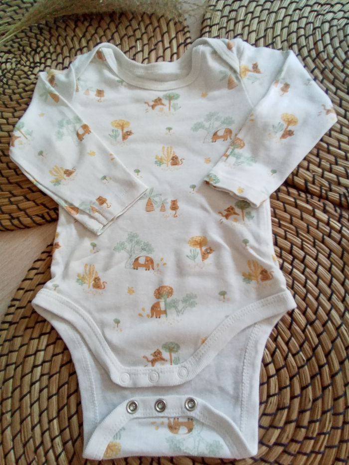 Lot 3 bodies manches longues thème savane Gemo taille 3 mois