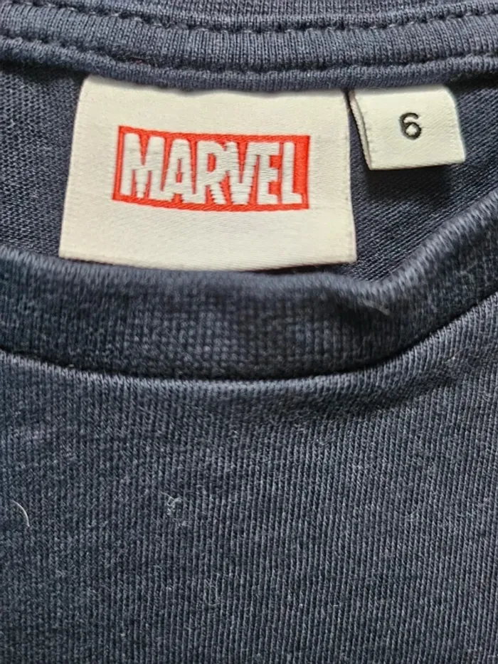 T-shirt Marvel taille 6 ans - photo numéro 3