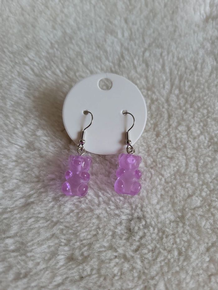 Boucles d oreilles nounours mauve.