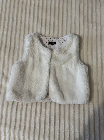 Gilet sans manche tout doux effet en fourrure- fille - kiabi- 6 mois - Excellent état