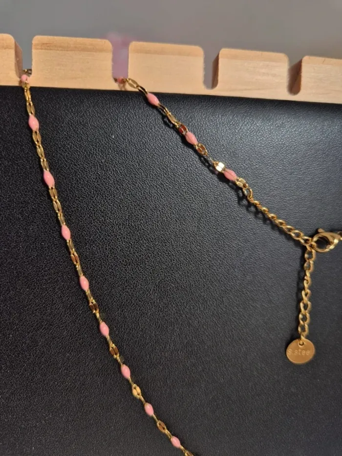 Long collier style gigi en acier inoxydable dorée perles allongée rose clair - photo numéro 5