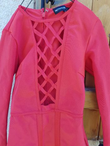 Robe lacets
