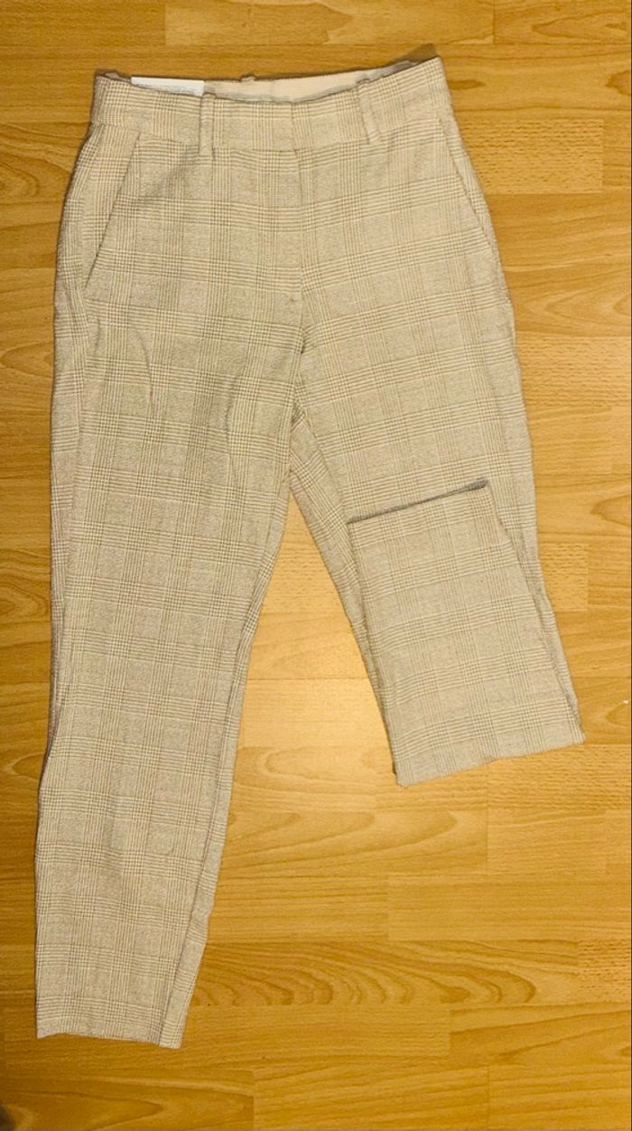 Pantalon à carreaux neuf - photo numéro 4