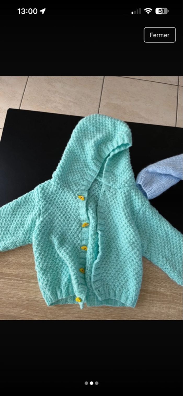 2 gilets fait main 12-18 mois - photo numéro 2