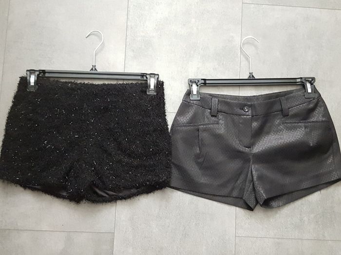 2 Shorts habillés Automnes hiver  36-38 dont un idéales fêtes noel..