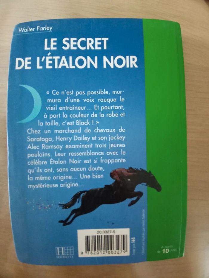 Livre le secret de l'étalon noir - photo numéro 2
