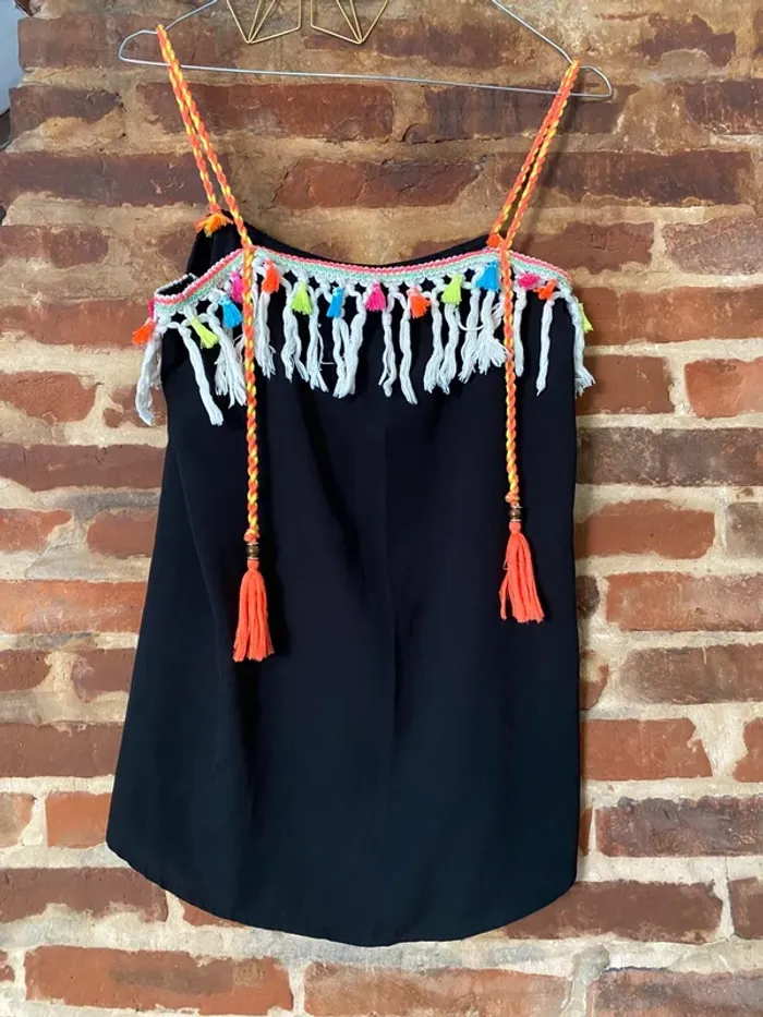 Haut bohème à pompons