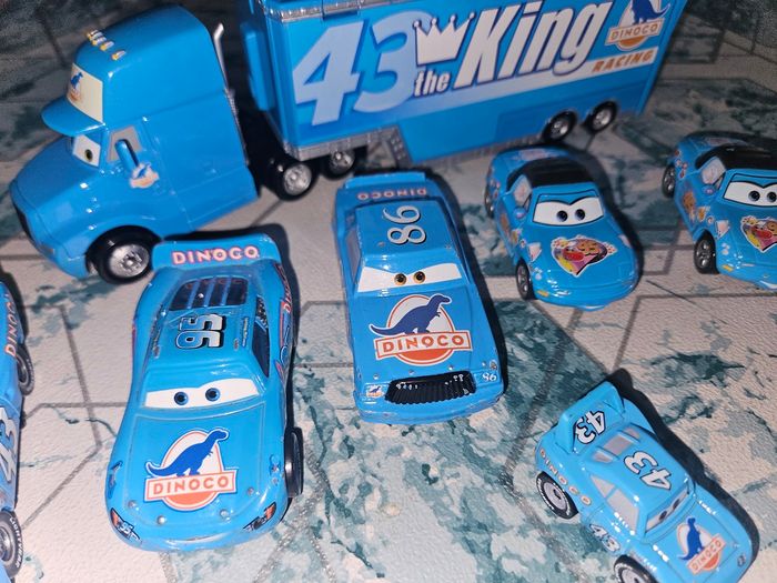 Disney Pixar Cars véhicule Camion Transporteur dinoco king 43 + toutes les voitures - photo numéro 4