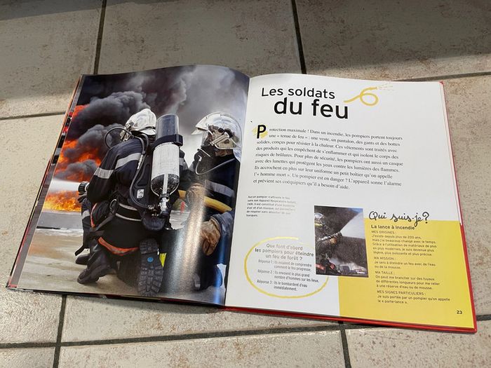 Livre Les Pompiers Qui sommes nous? - photo numéro 3