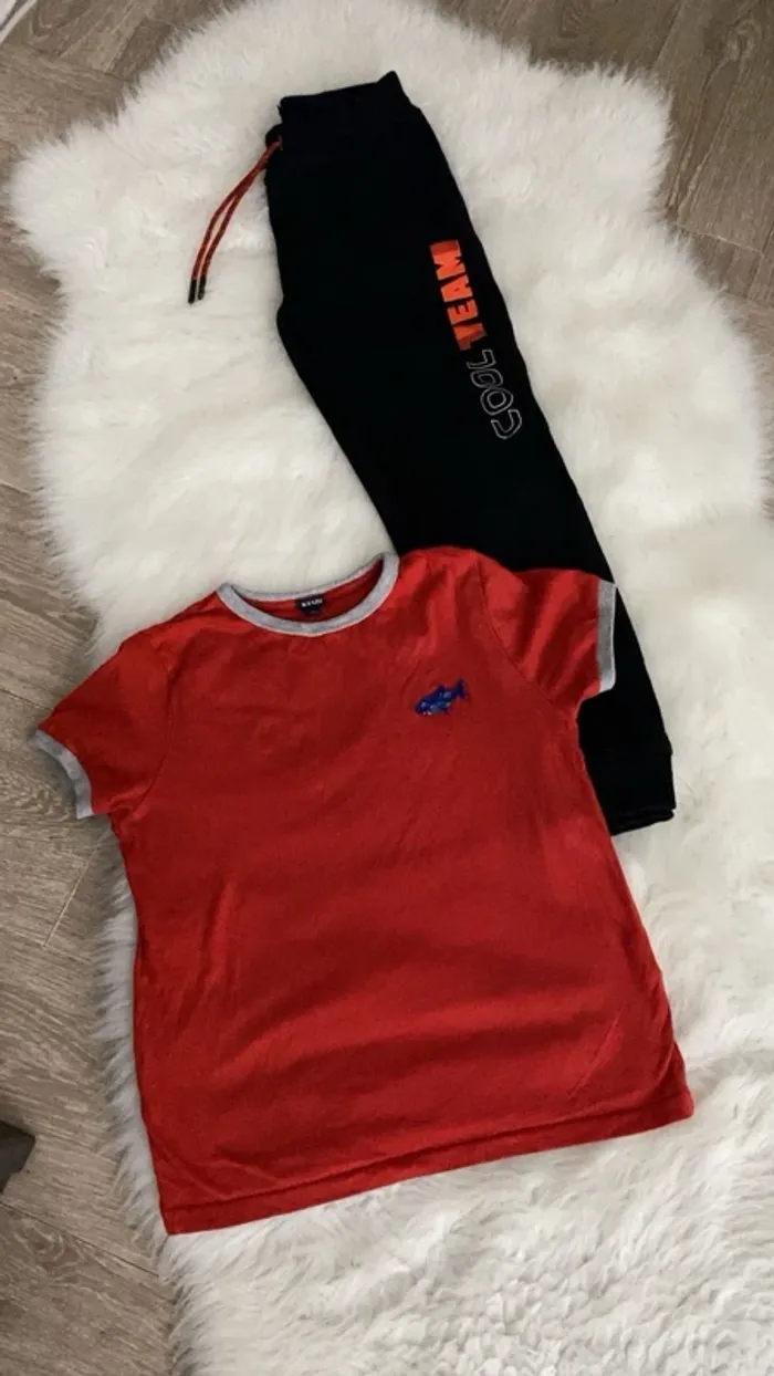 pantalon de survêtement avec t-shirt