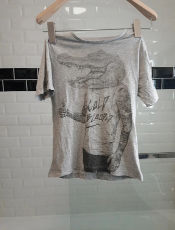 🙂 tee shirt garçon en 7/8 ans🙂