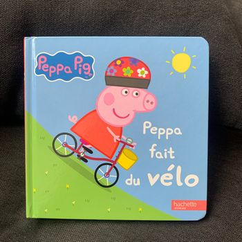 Livre Peppa fait du vélo