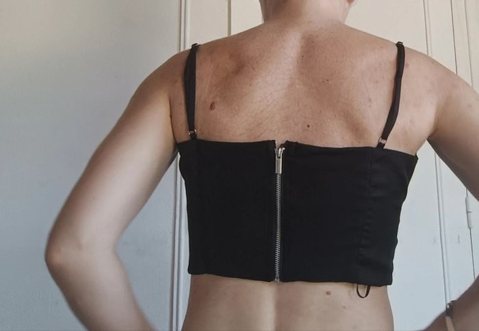 💎crop top haut corset bustier armature bretelles fines réglables taille M 38 satiné Bershka - photo numéro 3