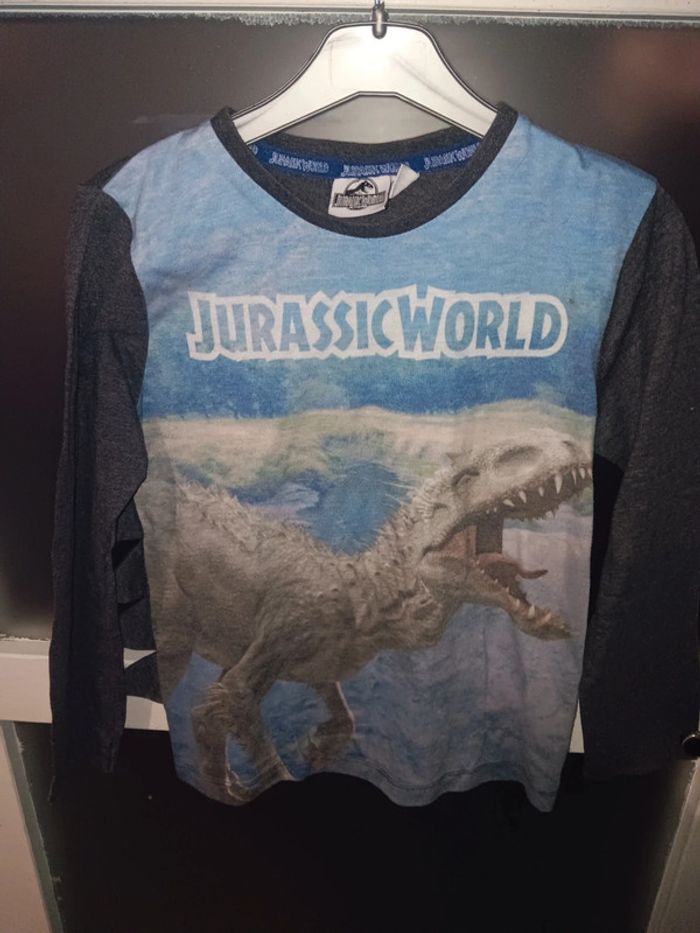 T-shirt Jurassic World 6/7 ans