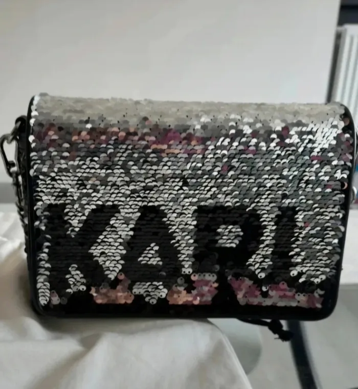 Sac rabat en cuir et sequins réversibles noir/argent. Karl Lagerfeld authentique. Neuf 🥰 - photo numéro 5