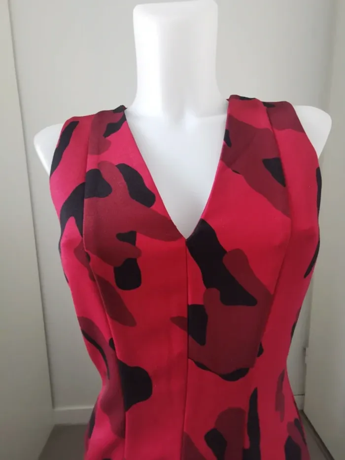 Robe H&M sans manches rouge - photo numéro 5