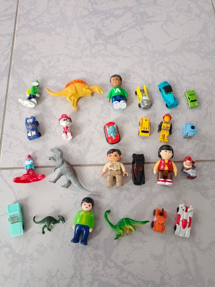 Lot de petits jouets - photo numéro 2