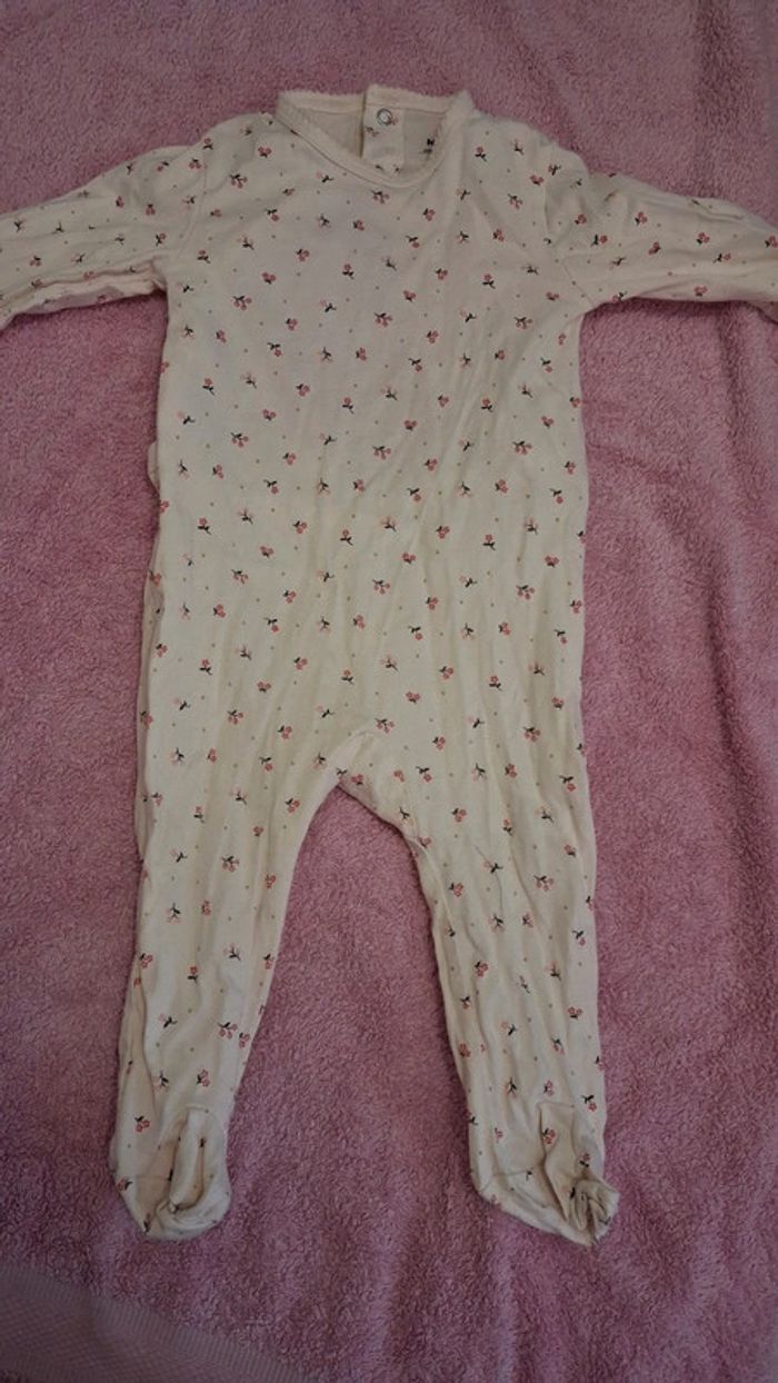 Lot pyjamas 9 mois - photo numéro 2