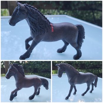 Lot de 3 Chevaux Scheich : noir, brun/noir à noeuds rouges et brun