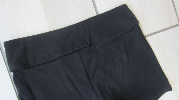 Short gymnastique de coloris noir - photo numéro 2