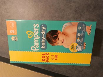 Couches Pampers