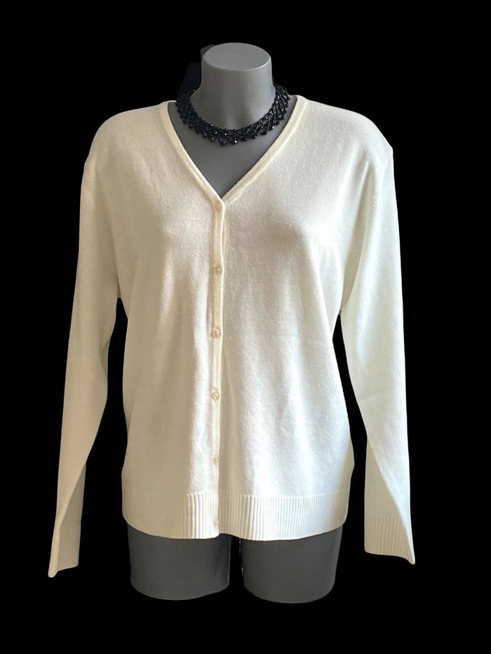 Petit gilet écru T2 petite tâche au niveau d’un bouton, écru, gilet, vintage, hiver, femme, manche l