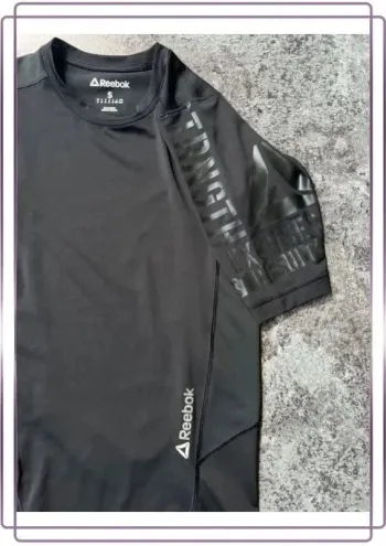 Tshirt compression noir sport homme Reebok taille S Maglietta sportiva uomo Sport-T-Shirt Herren Men