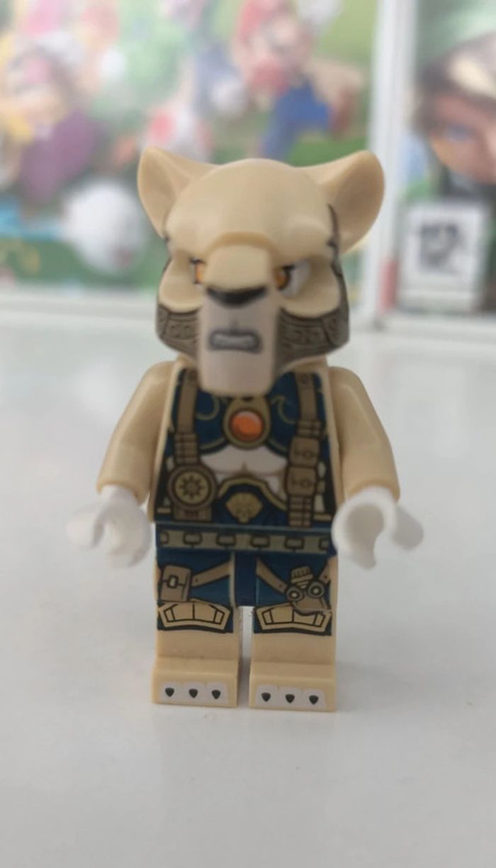 Personnage LEGO Lion Tribe Lioness Warrior Minifigurine
