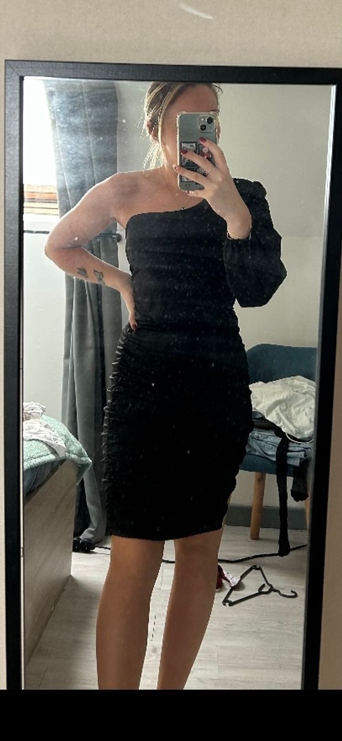 Petite robe noire - photo numéro 3