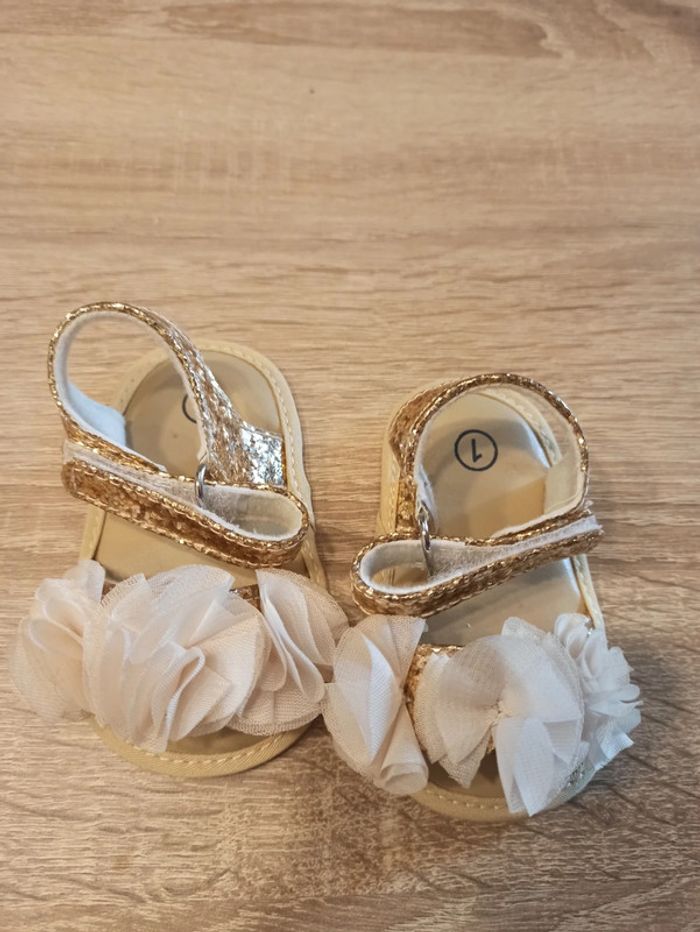 Chaussures été taille 1