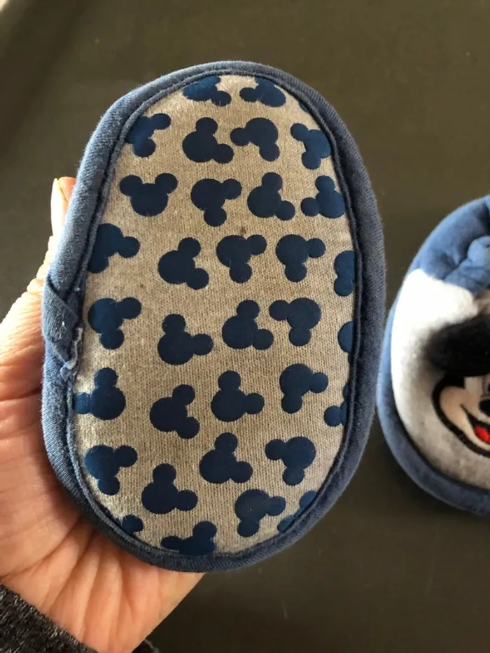 Chausson souple pour bébé disney Mickey - photo numéro 2