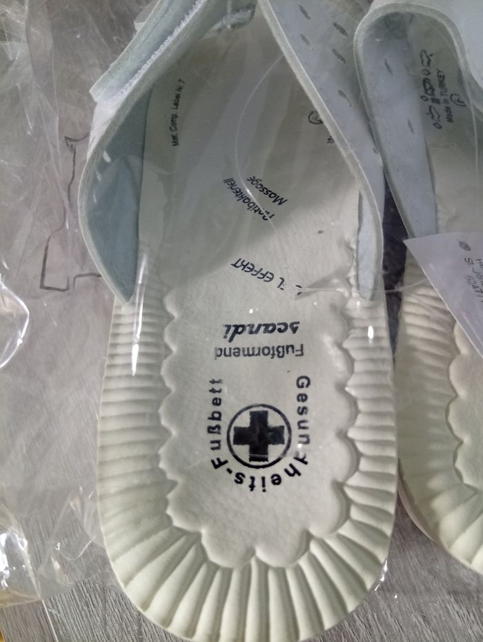 Jolie paire de claquettes confort massage anti bactérien - photo numéro 5