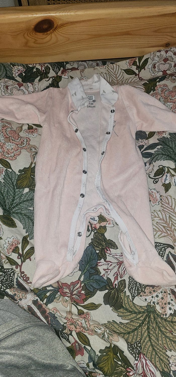 Pyjamas trois kilos sept  1 mois