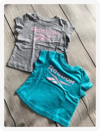 Lot 2 tshirts 😍 12 mois - Reebok