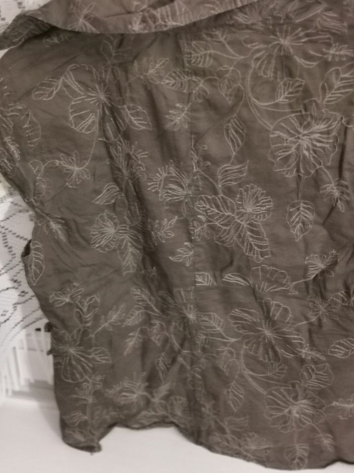 Petit haut manches courtes à motifs kaki - photo numéro 2